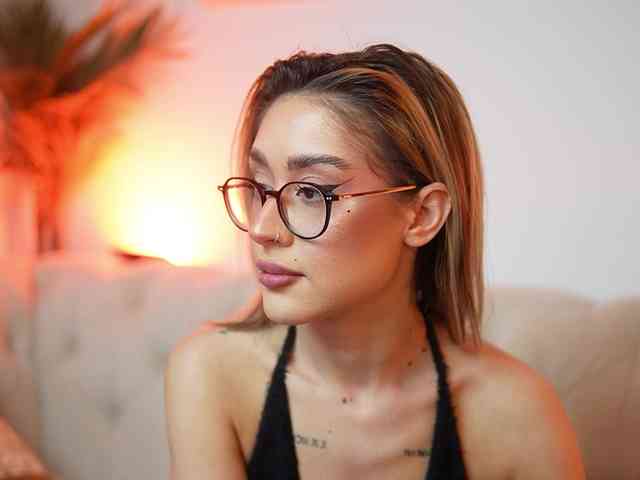 AileenKiss webcam