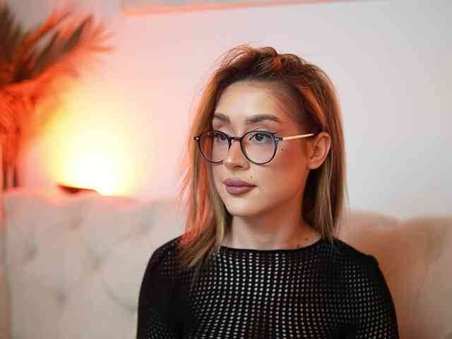 AileenKiss webcam