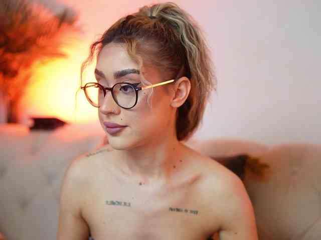 AileenKiss webcam
