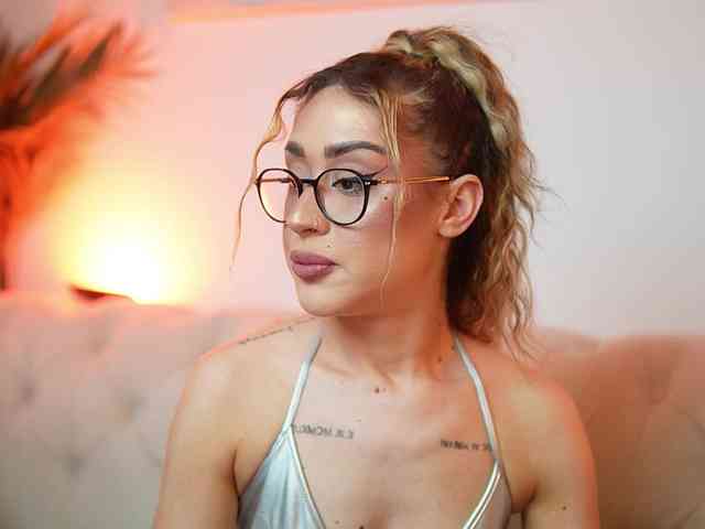 AileenKiss webcam