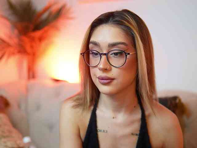 AileenKiss webcam