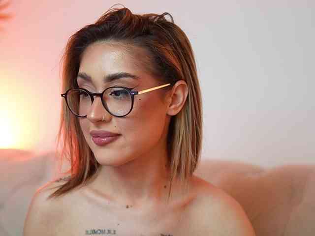 AileenKiss webcam