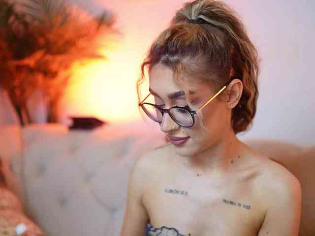 AileenKiss webcam