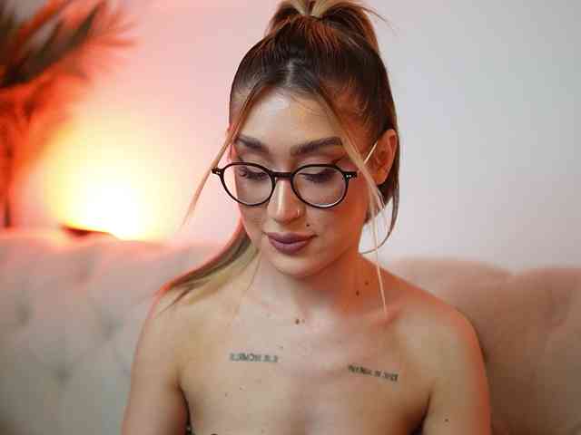 AileenKiss webcam