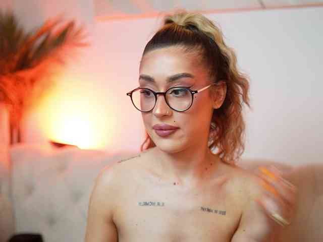 AileenKiss webcam