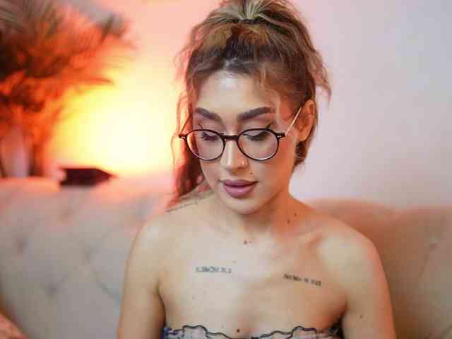 AileenKiss webcam