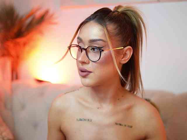 AileenKiss webcam