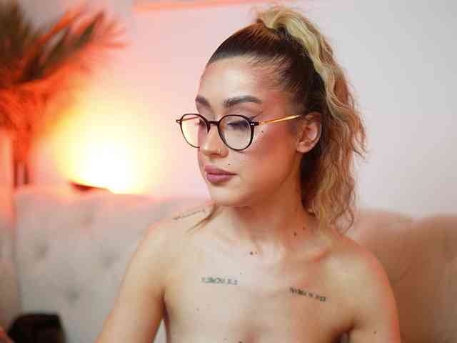 AileenKiss webcam
