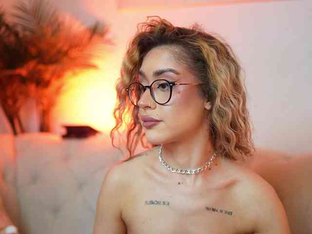 AileenKiss AileenKiss