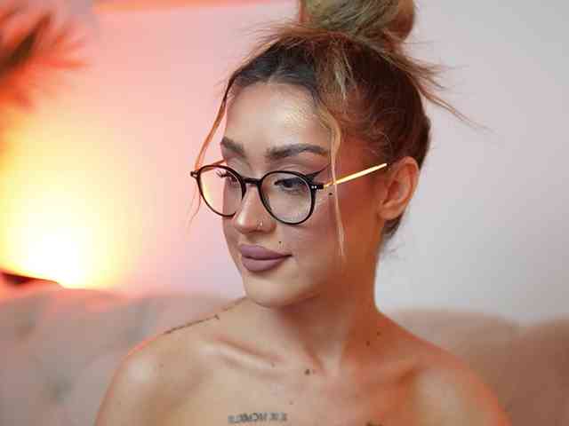 AileenKiss webcam