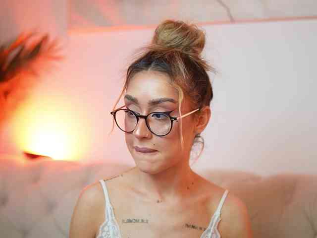 AileenKiss webcam