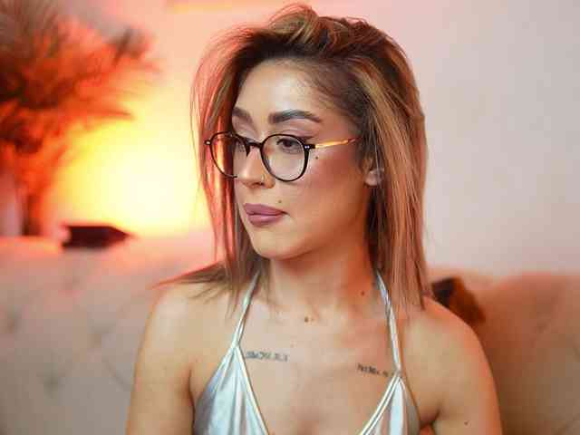 AileenKiss webcam