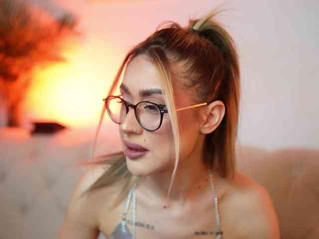 AileenKiss webcam