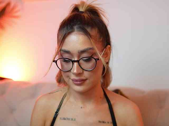 AileenKiss webcam