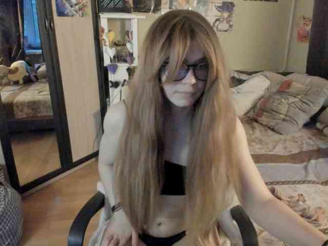 Este modelo está ao vivo agora. AlexIam