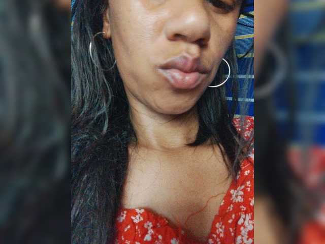 Rnathalie live cam on BongaCams