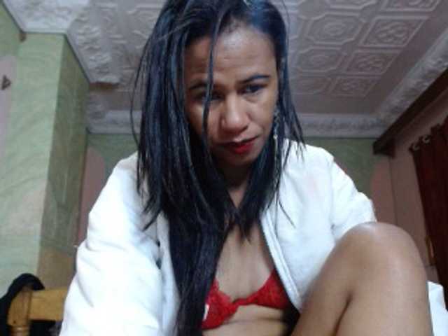 Rnathalie live cam on BongaCams