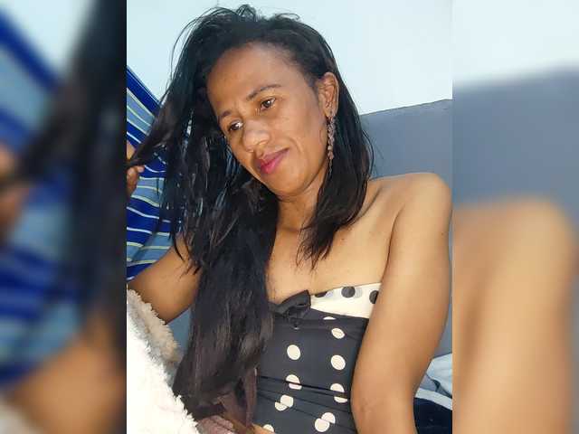 Rnathalie live cam on BongaCams