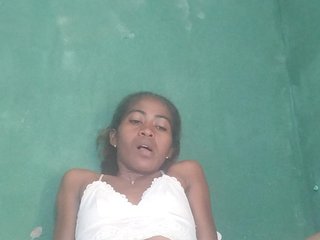 DonnelaQuin's Live Webcam