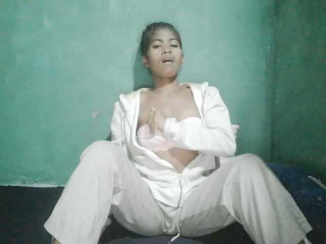 Lunasexy live cam on BongaCams
