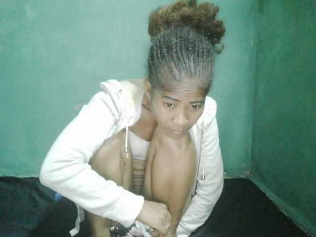 Lunasexy live cam on BongaCams