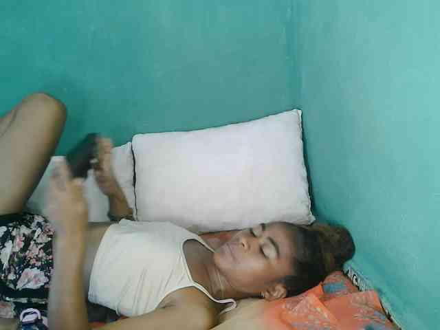 DonnelaQuin webcam