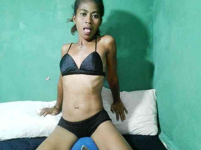DonnelaQuin webcam