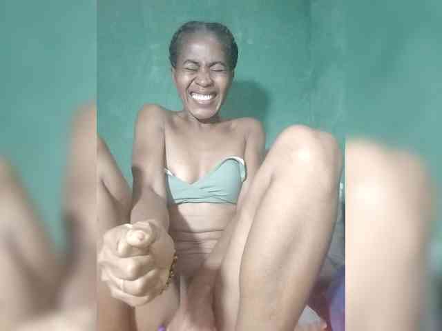 DonnelaQuin webcam