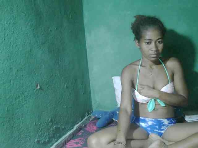 DonnelaQuin webcam