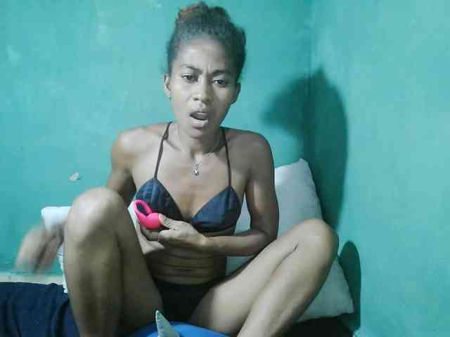 DonnelaQuin webcam