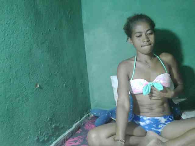 DonnelaQuin webcam