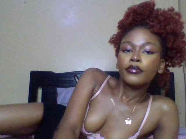 LolaMyst webcam