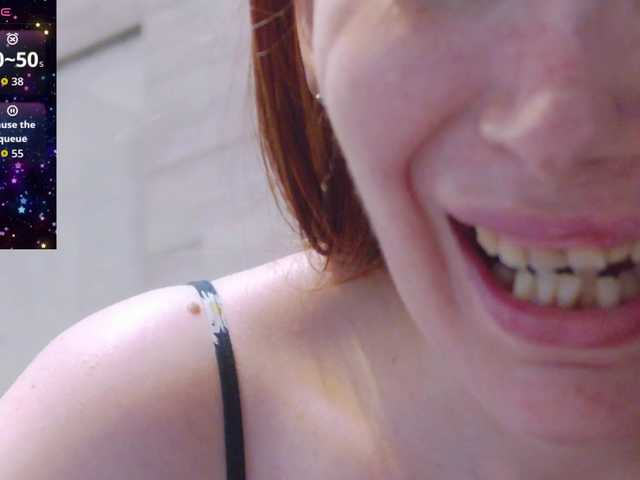 Ella-Lizzie live webcam show