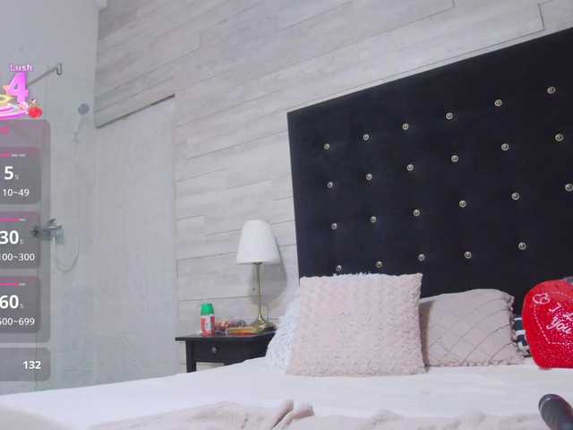 Ella-Lizzie's BongaCams show and profile