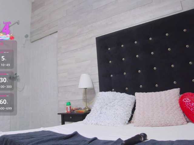 Ella-Lizzie's BongaCams show and profile