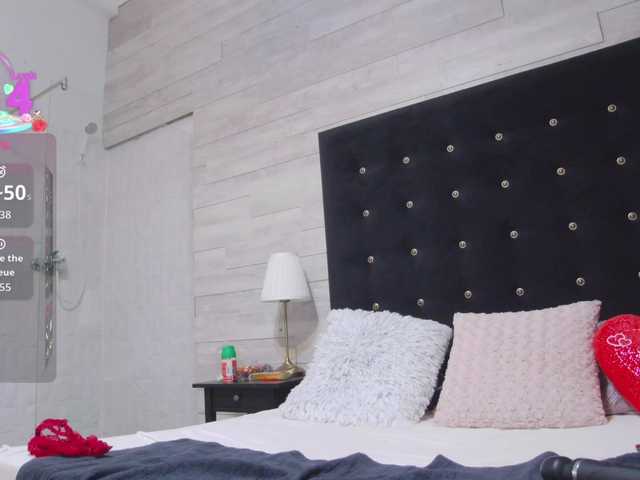 Ella-Lizzie's BongaCams show and profile