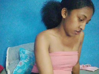 Annais19's Live Webcam