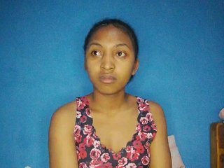 Annais19's Live Webcam