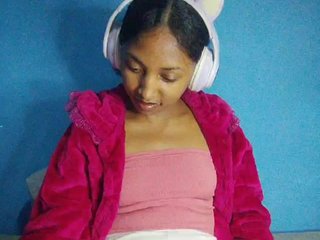 Annais19's Live Webcam