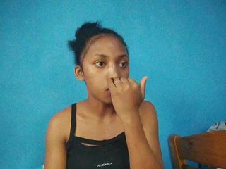 Annais19's Live Webcam