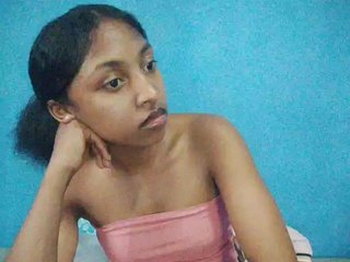 Annais19's Live Webcam