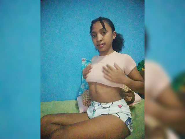 Annais19's BongaCams show and profile