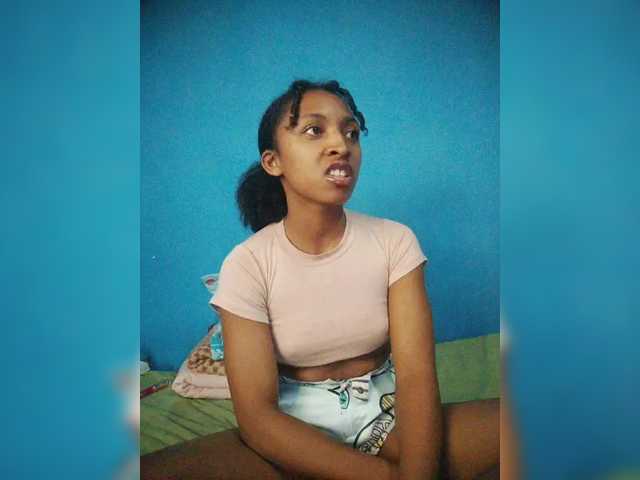 Annais19's BongaCams show and profile