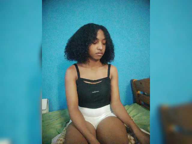 Annais19's BongaCams show and profile