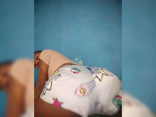 Annais19's BongaCams show and profile