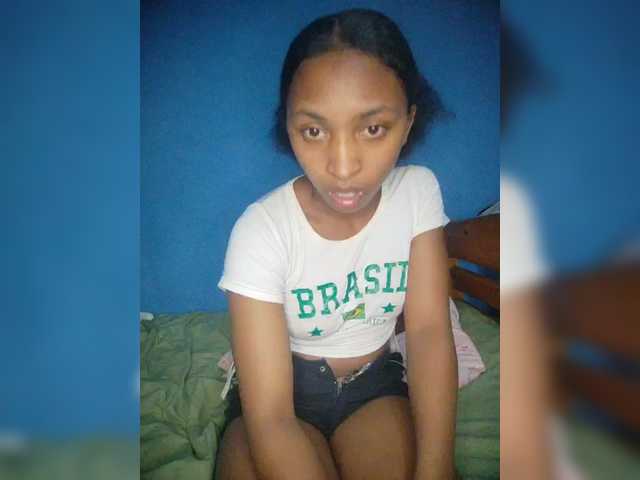 Annais19's BongaCams show and profile