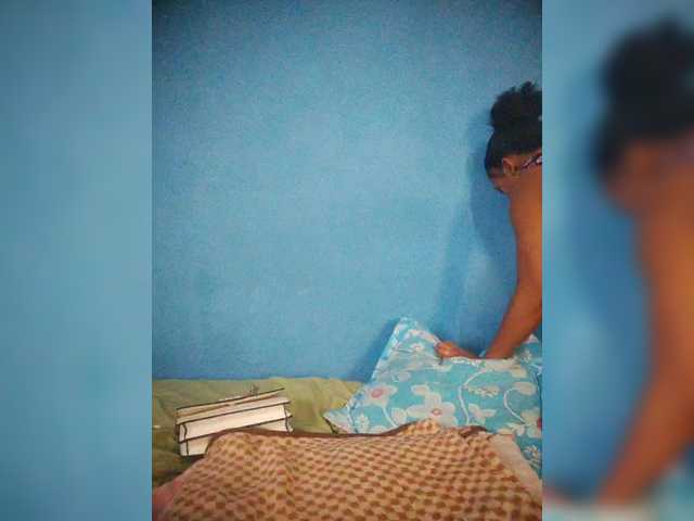 Annais19's BongaCams show and profile