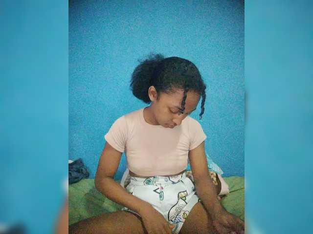 Annais19's BongaCams show and profile