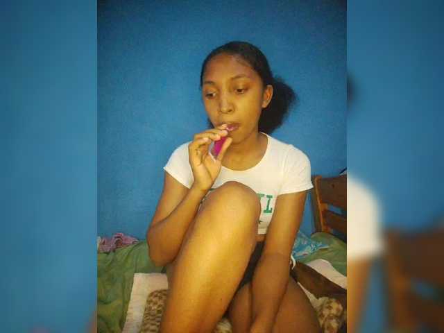 Annais19's BongaCams show and profile