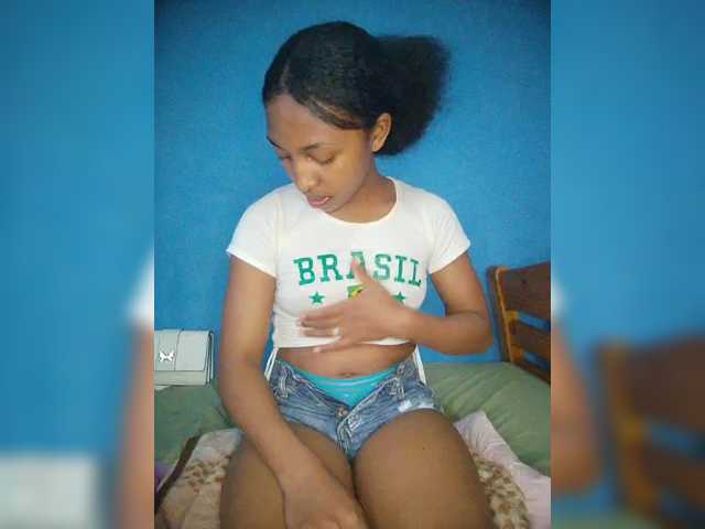 Annais19's BongaCams show and profile